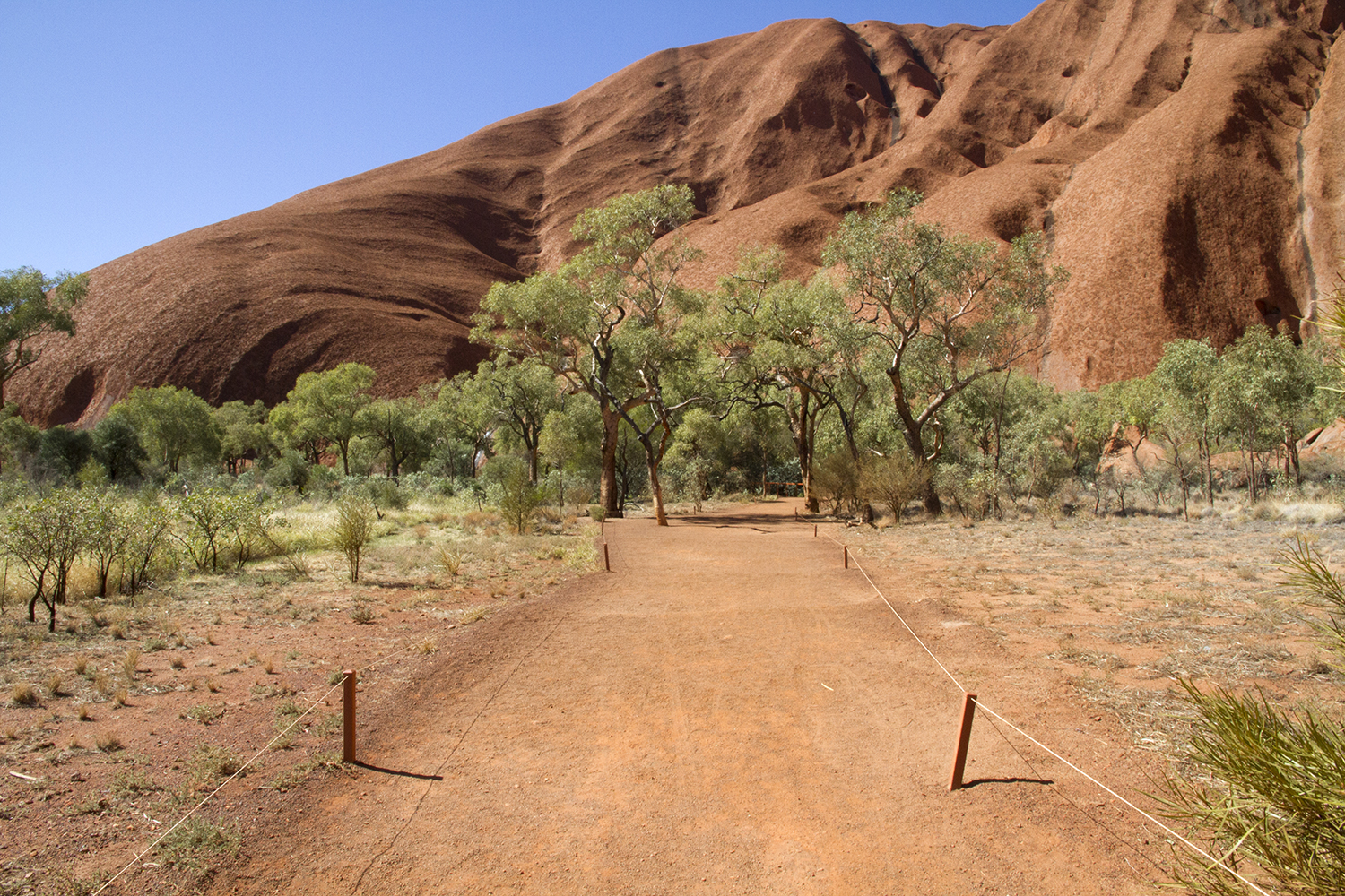 uluru-entrance