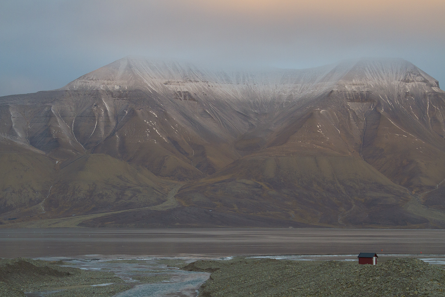 mountains-svalbard-sunset